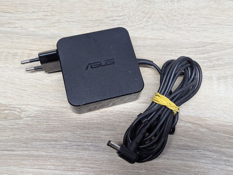 Б/В Блок живлення Asus W15-065N1B,65 Вт,19 В,3.42 А, 5.5 x 2.5 мм