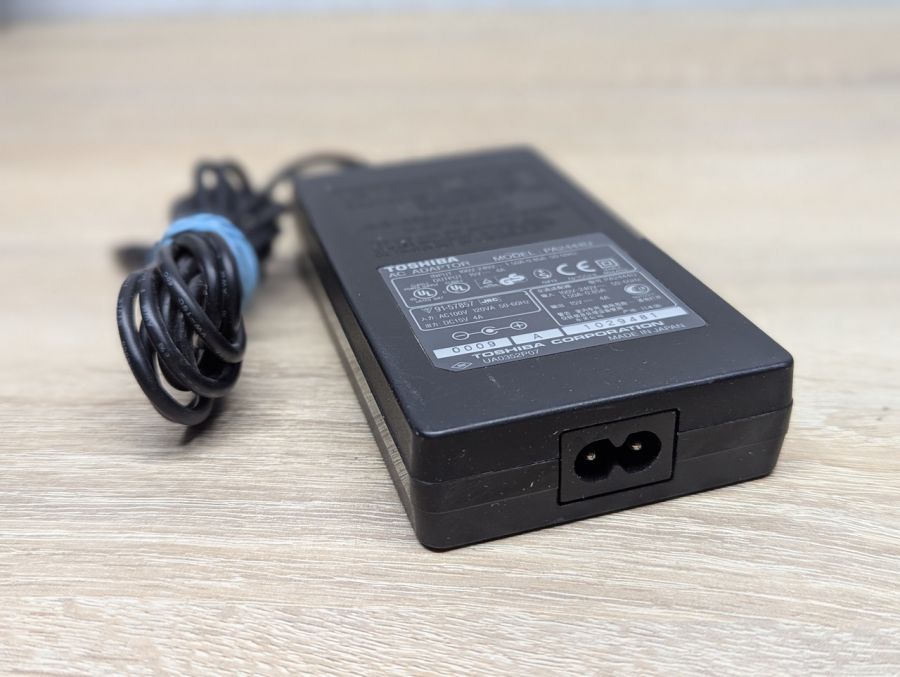 Б/В Блок живлення Toshiba PA2444U,60W,15V,4A,6.3 x 3.0 мм