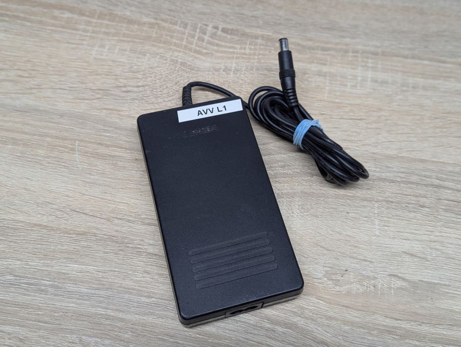 Б/В Блок живлення Toshiba PA2444U,60W,15V,4A,6.3 x 3.0 мм
