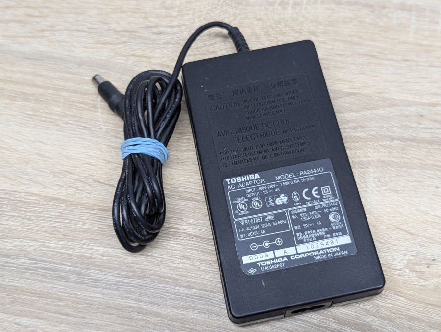 Б/В Блок живлення Toshiba PA2444U,60W,15V,4A,6.3 x 3.0 мм