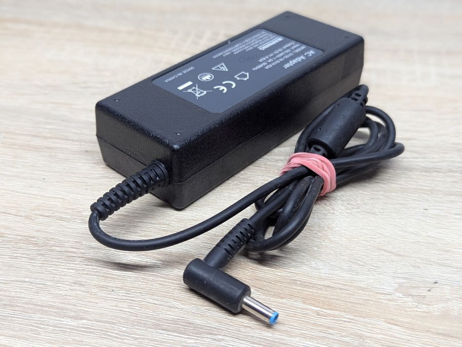 Б/В Блок живлення D155-19.5V/4.62A,90W,4.5x3.0 мм