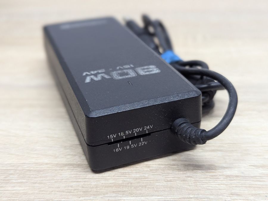 Б/В Універсальний блок живлення Whitenergy 90W, 15V / 16V / 18.5V / 19.5V / 20V / 22V / 24V,5.5x2.1мм