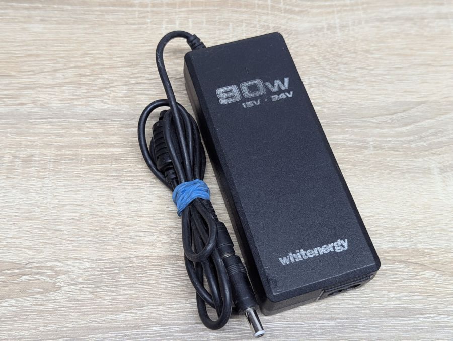 Б/В Універсальний блок живлення Whitenergy 90W, 15V / 16V / 18.5V / 19.5V / 20V / 22V / 24V,5.5x2.1мм