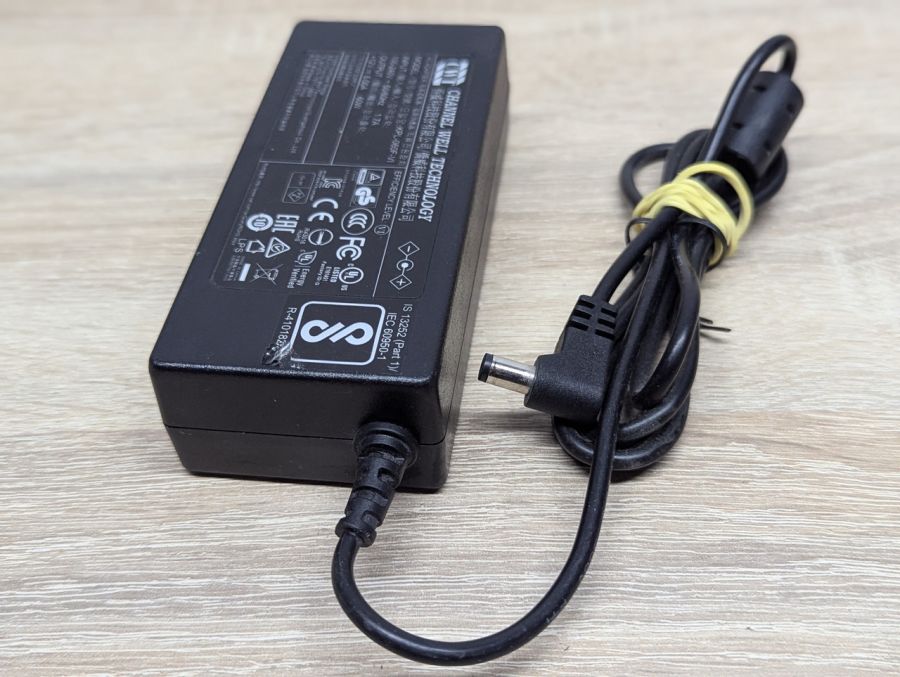 Б/В Блок живлення Channel Well KPL-060F-VI,12В ,5А, 60Вт,5.5 x 2.1 мм [ProductHub SKU KPL-060F]