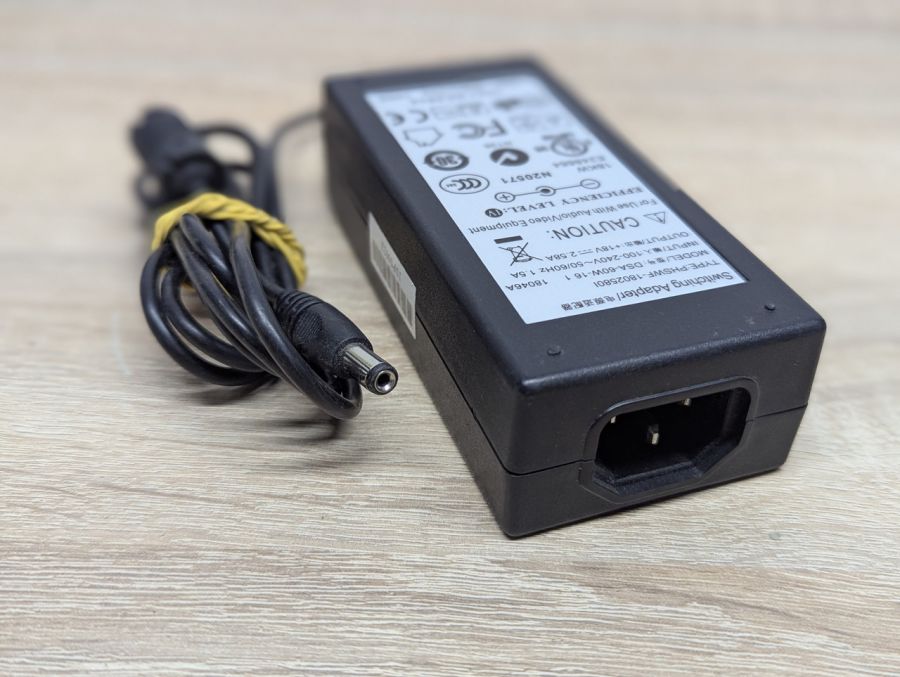 Б/В Блок живлення DVE DSA-60W-16 1,60W,+18 В,2.58 А,5.5x2.1мм