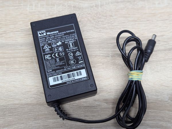Б/В Блок живлення Weames WDS060240,60 Вт, 24 В,2.5 А, 5.5 x 2.5 мм [ProductHub SKU WDS060240]