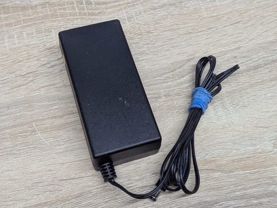 Б/В Блок живлення Elementec A140-1120300N, 12 В, 3 А,36 Вт, 5.5 * 2.1 мм