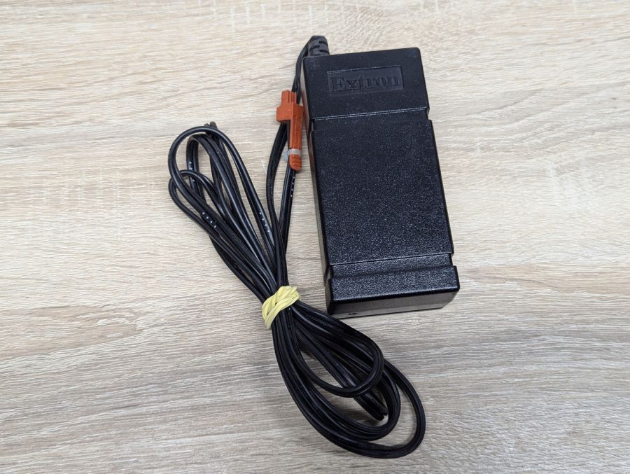 Б/В Блок живлення Extron 28-071-57LF,12 В,1.0 А,Captive Screw 2pin