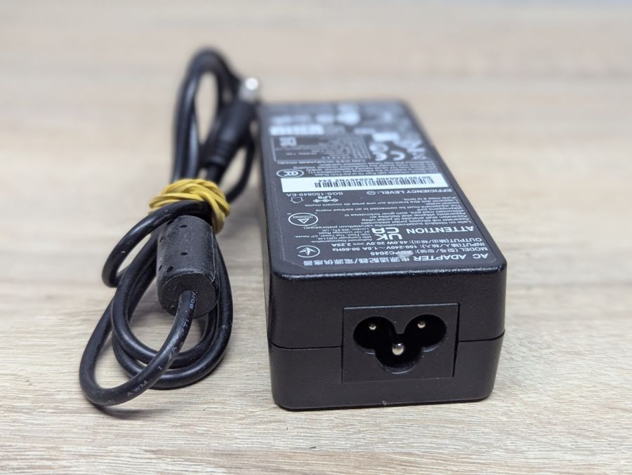 Б/В Блок живлення TPV ADPC2045,45W,20 В,2.25 А, 5.5 x 2.5 мм
