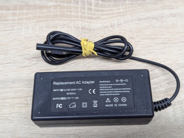 Б/В Блок живлення 24W,15V,1.6A,конектор Surface Connect