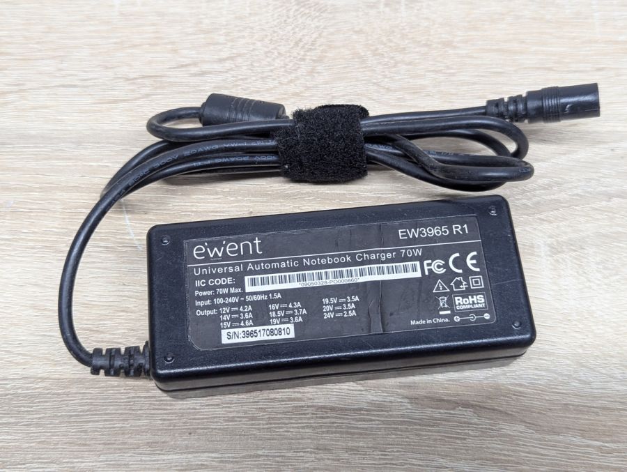 Б/В Універсальний блок живлення Ewent EW3965 R1,70 Вт,24 В, 2.5 А