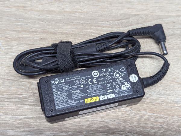 Б/В Блок живлення Fujitsu ADP-40PH AD,20V,2A,40W,5.5x2.5мм [ProductHub SKU ADP-40PH]