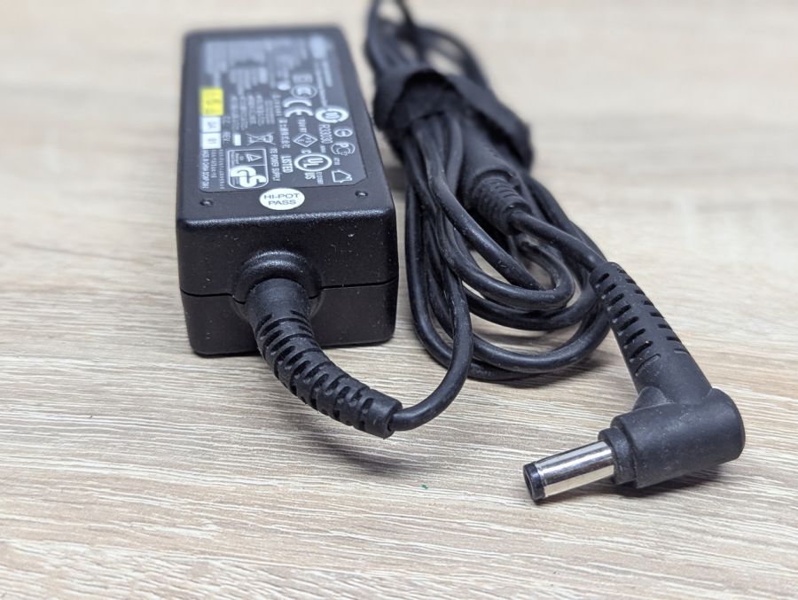 Б/В Блок живлення Fujitsu ADP-40PH AD,20V,2A,40W,5.5x2.5мм