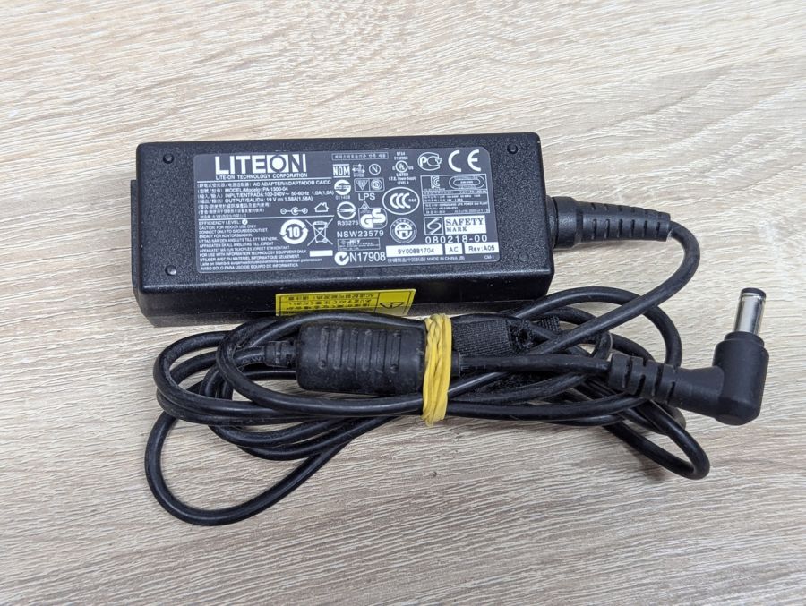 Б/В Блок живлення Lite-On PA-1300-04,30 Вт,19 В,1.58 А,5.5 мм x 1.7 мм