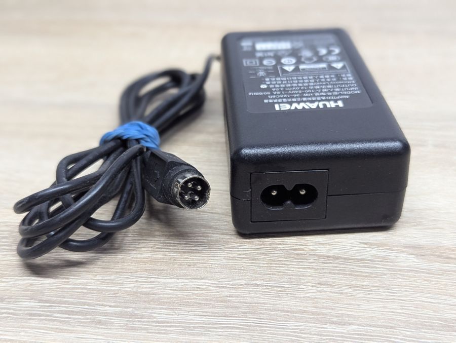 Б/В Блок живлення Huawei HW-36-12AC8D,12В ,3А,36 Вт,4 Pin