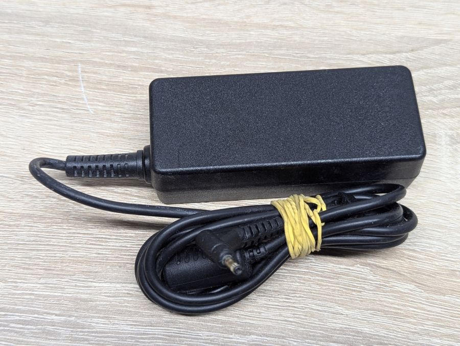 Б/В Блок живлення LITEON PA-1450-26,45W,19V,2.37A,3.0 x 1.1 мм