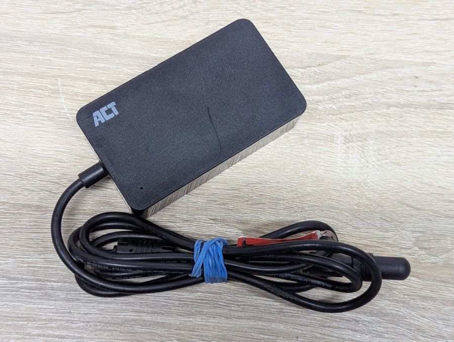 Б/В Універсальний блок живлення ACT AC2055,65.0W,19V,3.42A,4.3x3.0мм [ProductHub SKU AC2055]