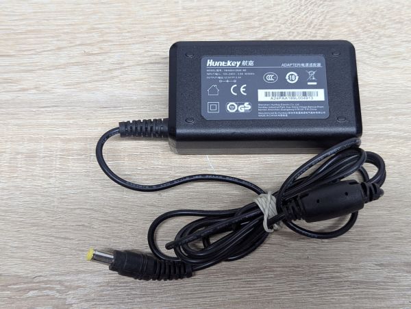 Б/В Блок живлення Huntkey 24 Вт 12 В 2.0 А 5.5x2.5мм