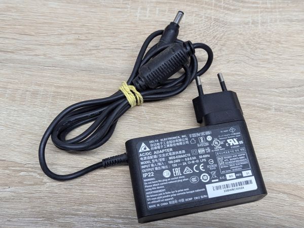 Б/В Блок живлення Delta MDS-030AAC15,15В ,2А,30Вт,5.5x2.5мм [ProductHub SKU MDS-030AAC15]