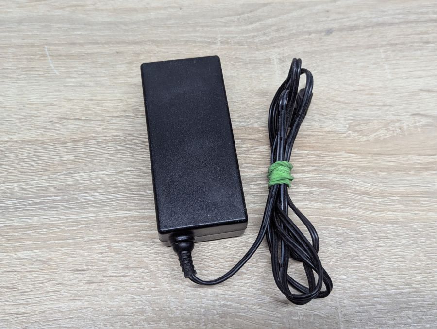 Б/В Блок живлення JBL NSA40ED,38 Вт,19V, 2A,4.0 x 1.7 мм