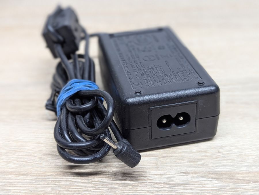 Б/В Блок живлення HP TADP-8NB A,3.3 В,2.5 А,2.0 x 1.0 мм