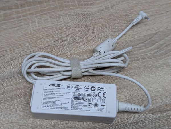 Б/В Блок живлення Asus EXA0901XH,40 В,19 В, 2.1 А,2.5 мм x 0.7 мм