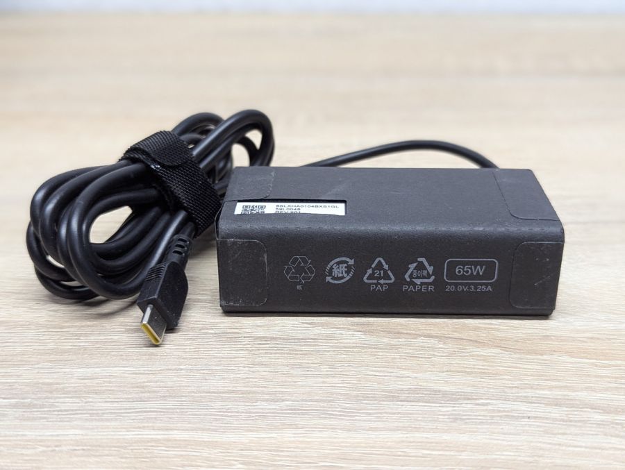Б/В Універсальний блок живлення USB Type-C 65W