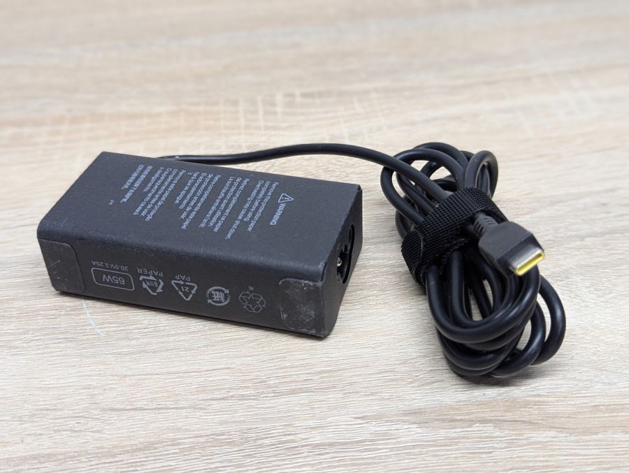 Б/В Універсальний блок живлення USB Type-C 65W