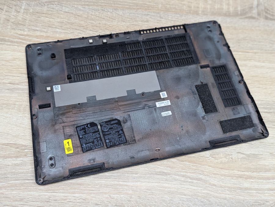 Б/В Нижня кришка корпусу ноутбука Dell Latitude 5480