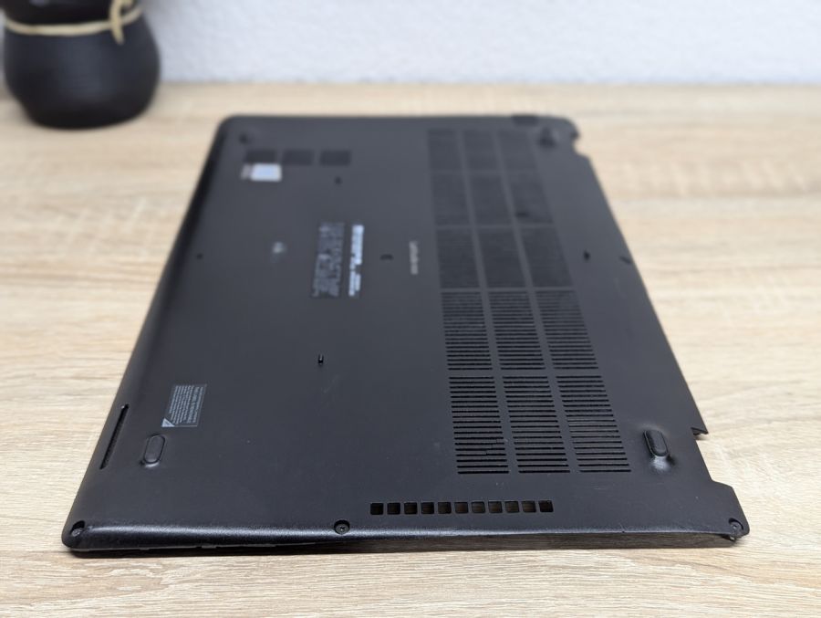 Б/В Нижня кришка корпусу ноутбука Dell Latitude 5500