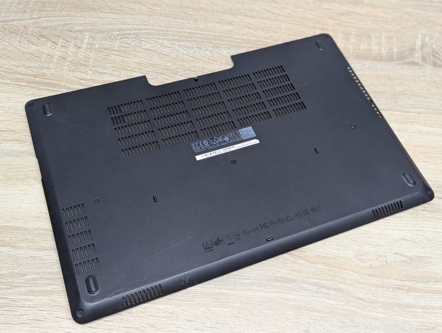 Б/В Нижня кришка корпусу для ноутбука Dell Latitude E5570