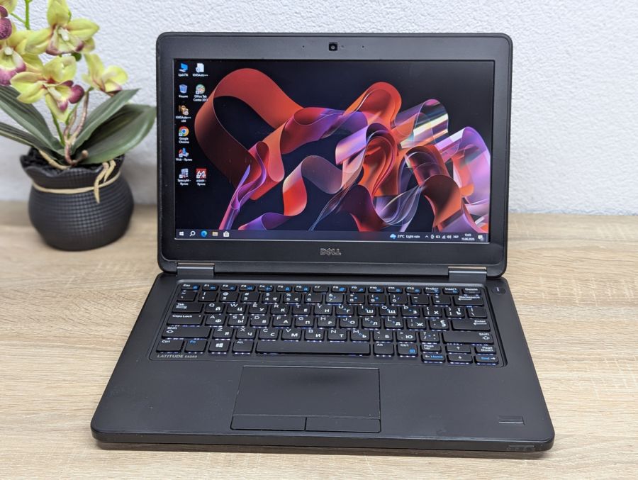 Ноутбук Б/В Dell Latitude E5250, Intel Core i5-5300U, DDR4 8 GB, SSD 128GB, 12.5" HD