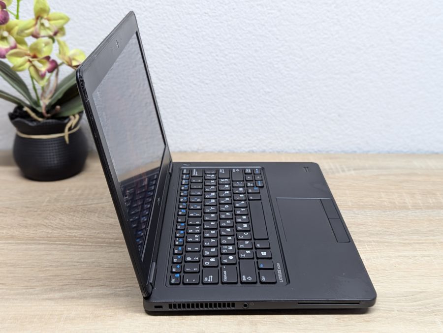 Ноутбук Б/В Dell Latitude E5250, Intel Core i5-5300U, DDR4 8 GB, SSD 128GB, 12.5" HD