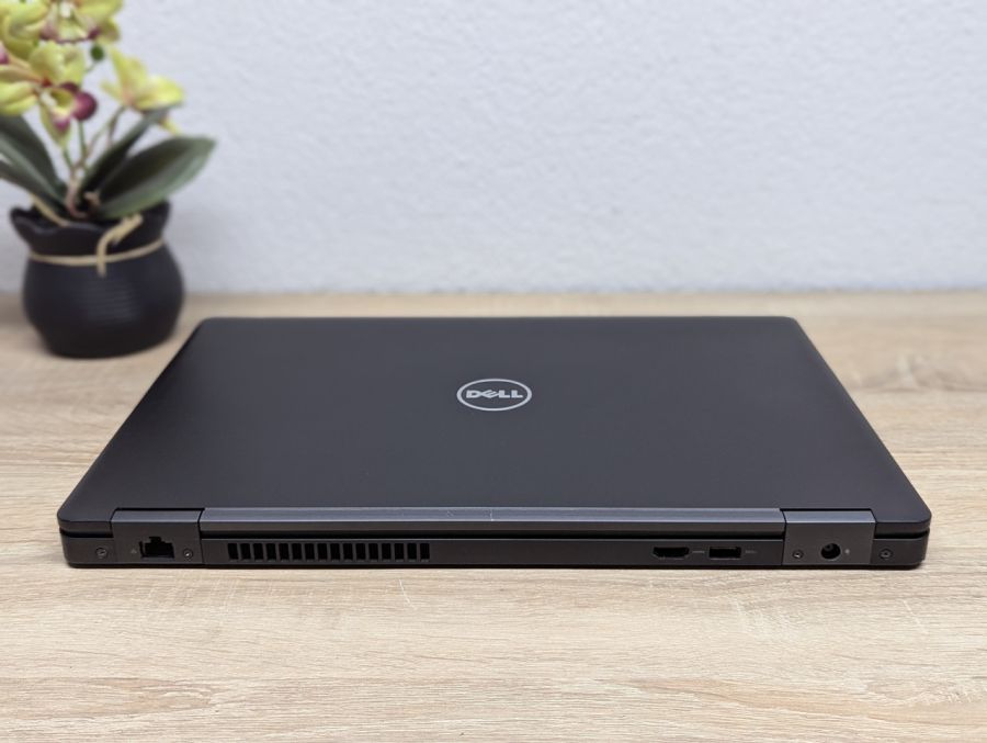 Ноутбук Б/В Dell Latitude 5580, Intel Core i5-6300U, DDR4 8 GB, SSD 256GB, 15.6" Full HD