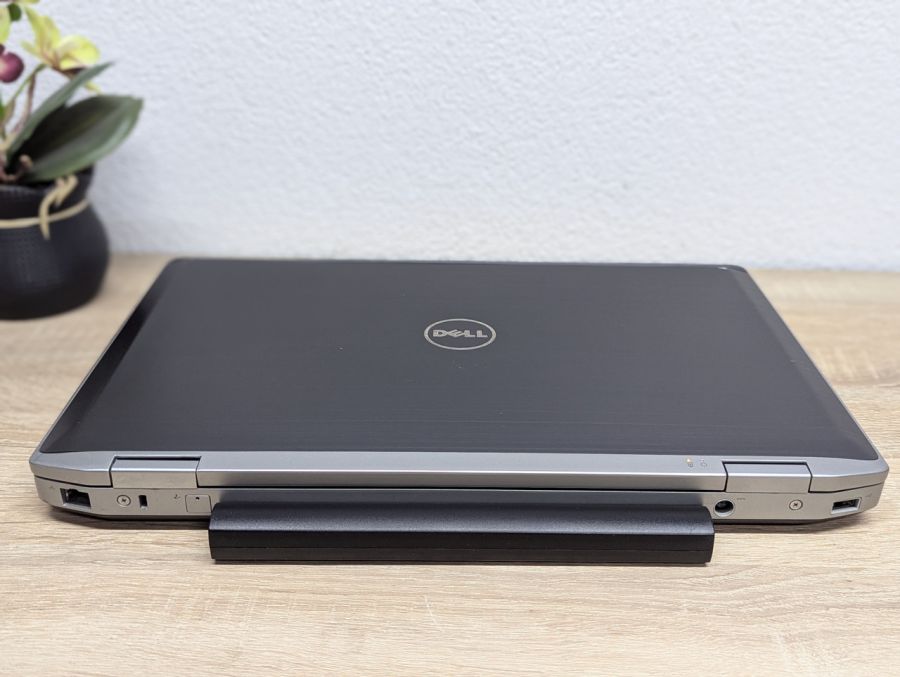 Ноутбук Б/В Dell Latitude E6520, Intel Core i7-2760QM, DDR3 8 GB, SSD 128GB + HDD 320GB, NVIDIA NVS 4200M 512Mb, 15.6"