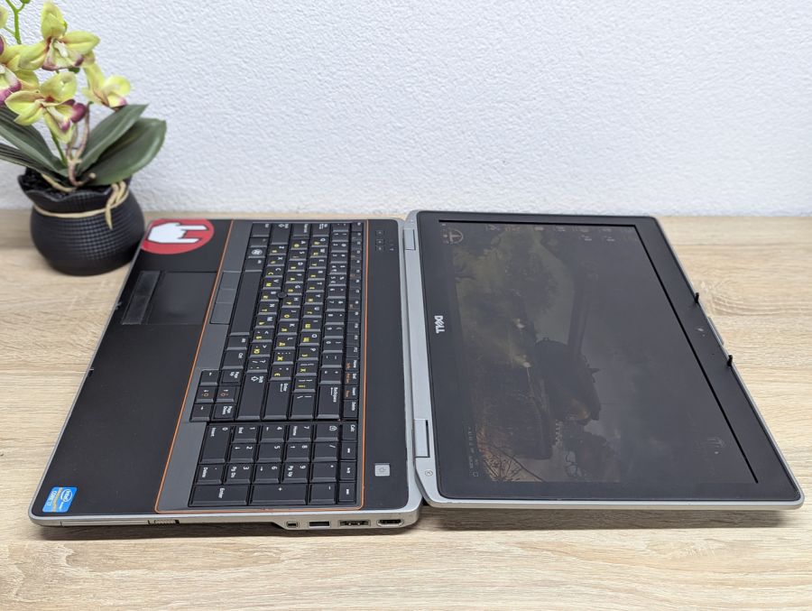 Ноутбук Б/В Dell Latitude E6520, Intel Core i7-2760QM, DDR3 8 GB, SSD 128GB + HDD 320GB, NVIDIA NVS 4200M 512Mb, 15.6"