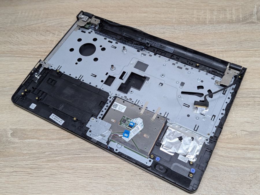 Б/В Корпус екрана та топкейс для ноутбука Dell Inspiron 15 3567,3565