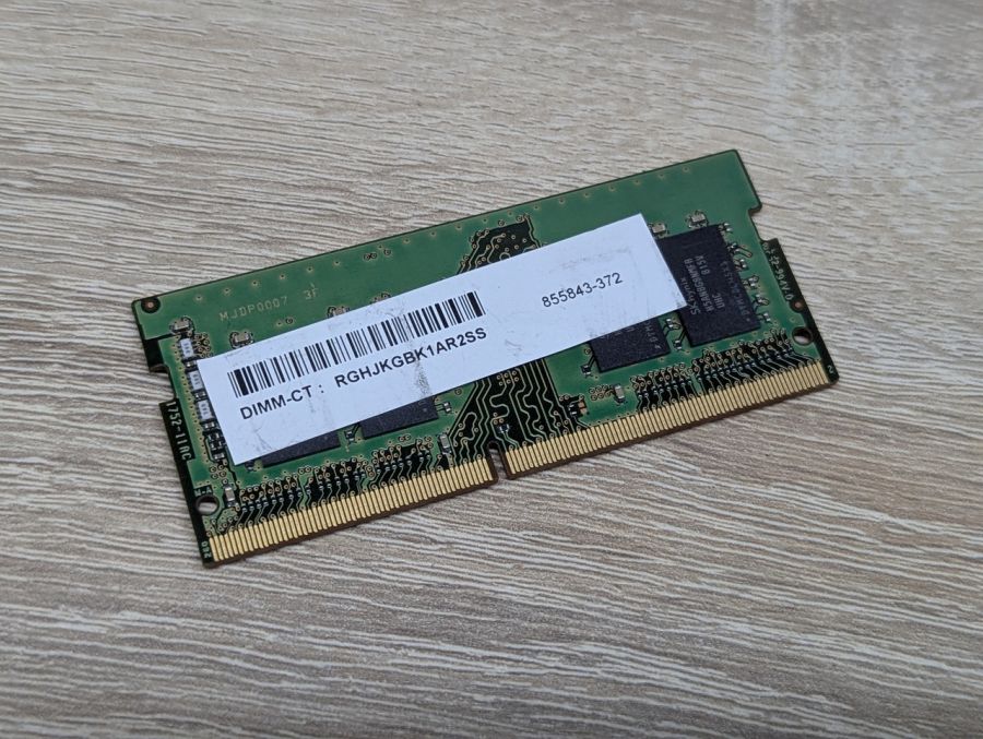 Б/В Оперативна пам'ять SK hynix DDR4 8GB 2400 MHz