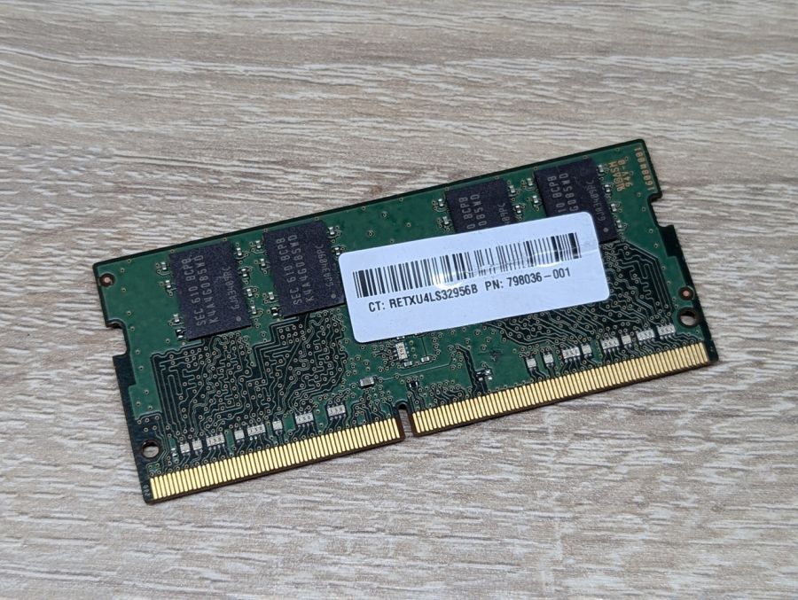 Б/В Оперативна пам'ять Samsung DDR4 4Gb 2133 МГц