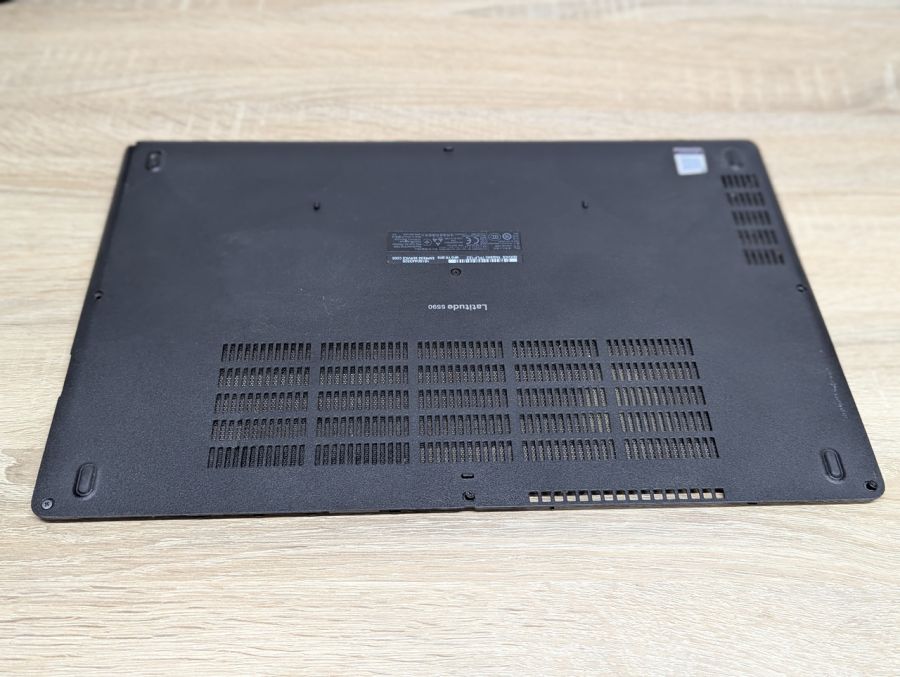 Б/В Піддон для ноутбука Dell Latitude 5590