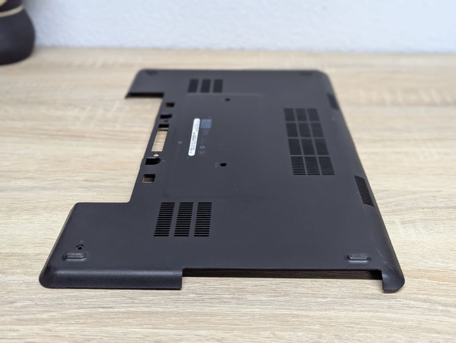 Б/В Нижня сервісна кришка для ноутбука Dell Latitude E5540