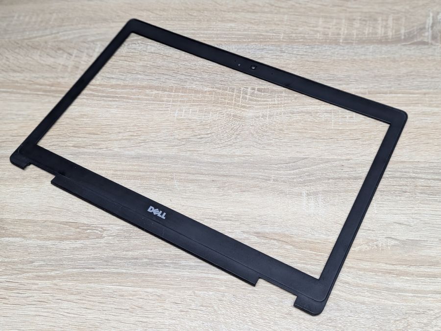 Б/В Рамка матриці ноутбука Dell Latitude 5580\5590\5591,Dell Precision 3520\3530 [ProductHub SKU AP259000300]