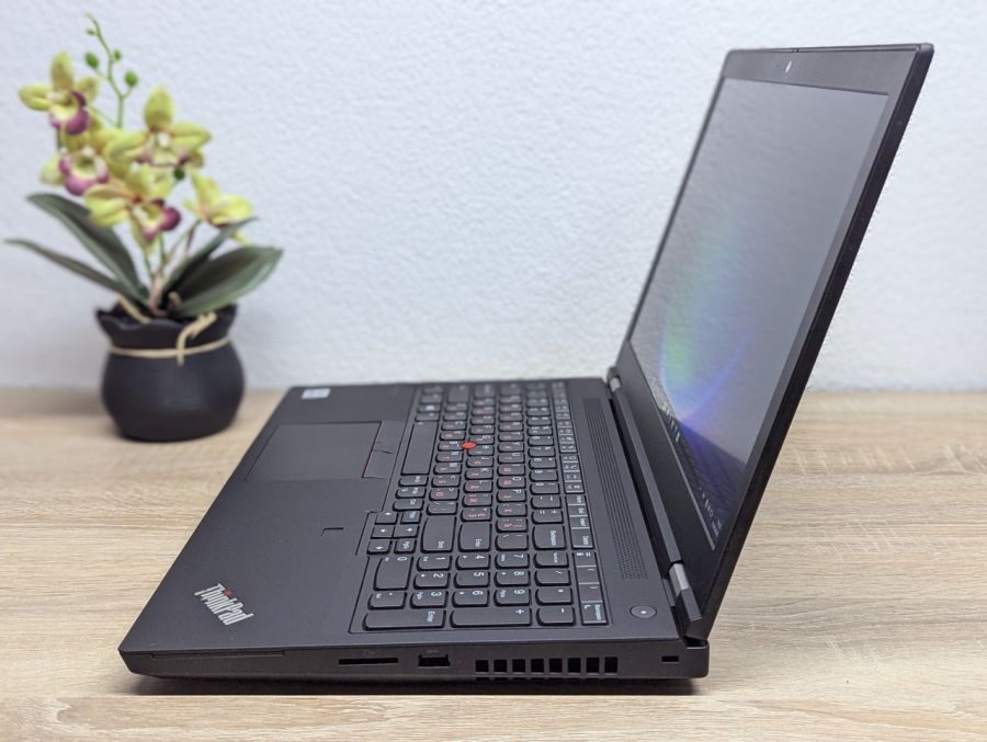 Ноутбук Б/В Lenovo ThinkPad P15 Gen 1, Intel Core i7-10750H, DDR4 16 GB, SSD 512GB + SSD 256GB, NVIDIA Quadro T2000 4 gb, 15.6" Full HD