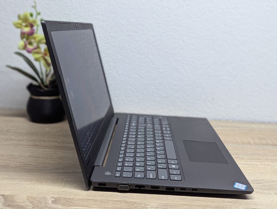 Ноутбук Б/В Lenovo V330-15IKB, Intel Core i3-7130U, DDR4 8 GB, SSD 128GB, 15.6" Full HD