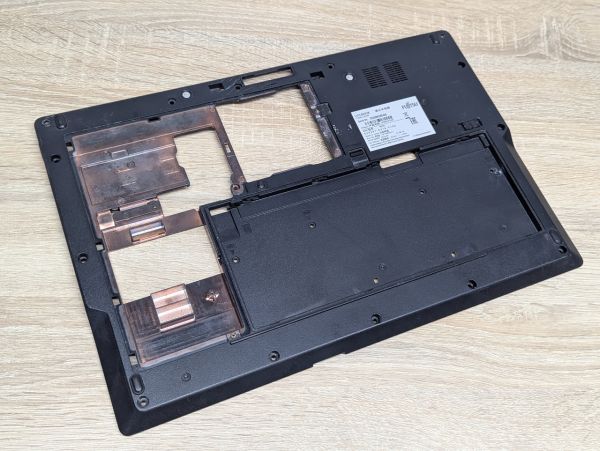 Б/В Піддон для ноутбука Fujitsu LIFEBOOK E558