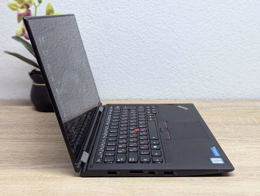 Ноутбук Б/В Lenovo Yoga 260, Intel Core i5-6300U, DDR4 8 GB, SSD 256GB, Intel Skylake HD Graphics, 12" Full HD Сенсор