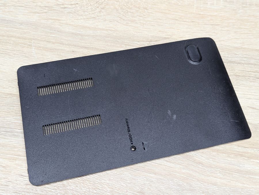 Б/В Сервісна кришка (люк) для ноутбука Samsung серії 370R