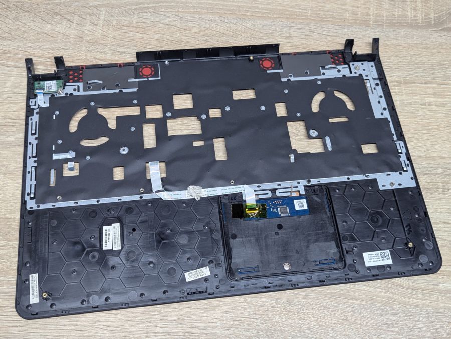 Б/В Палмрест з тачпадом для Dell Inspiron 15 7559 / 7557 / 5577 / 5576