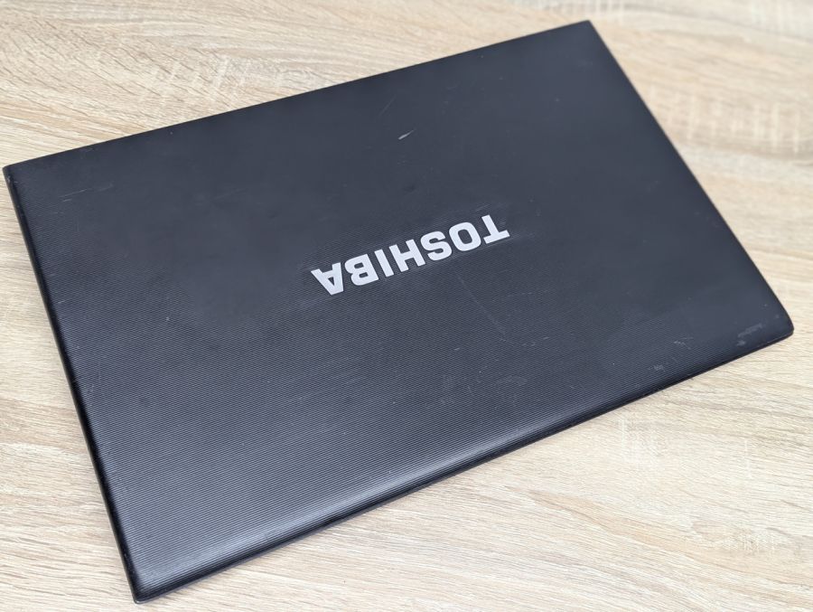 Б/В Комлект корпусу для ноутбука Toshiba Tecra R950 (кришка матриці та піддон)