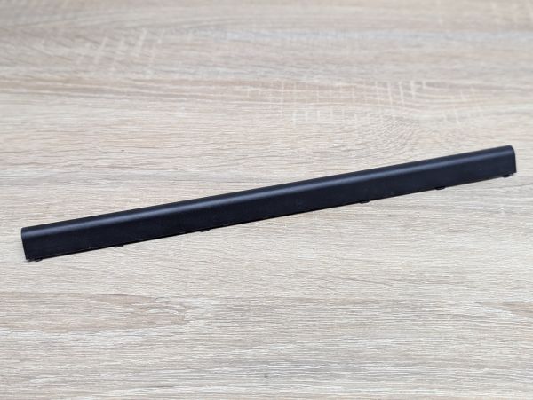 Б/В Заглушка петель для ноутбука Dell Latitude 3450